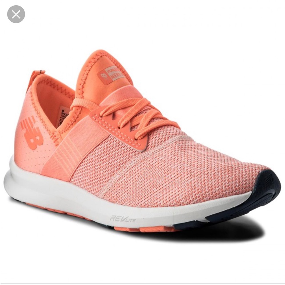 ⭐️SALE⭐️NWT&BOX vivid pink New Balance training👟 - Picture 1 of 6